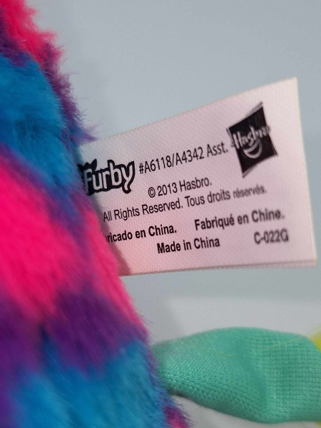 Furby Boom 2013 von Hasbro - Farbe Pink Blau Gestreift